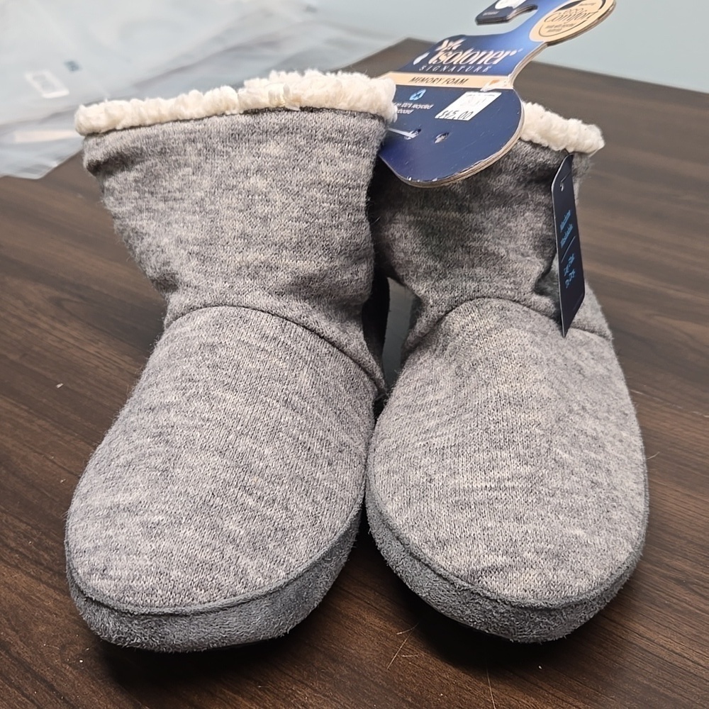 Isotoner Size 6.5-7.5 Light Grey Fleece Lined Slipper Booties